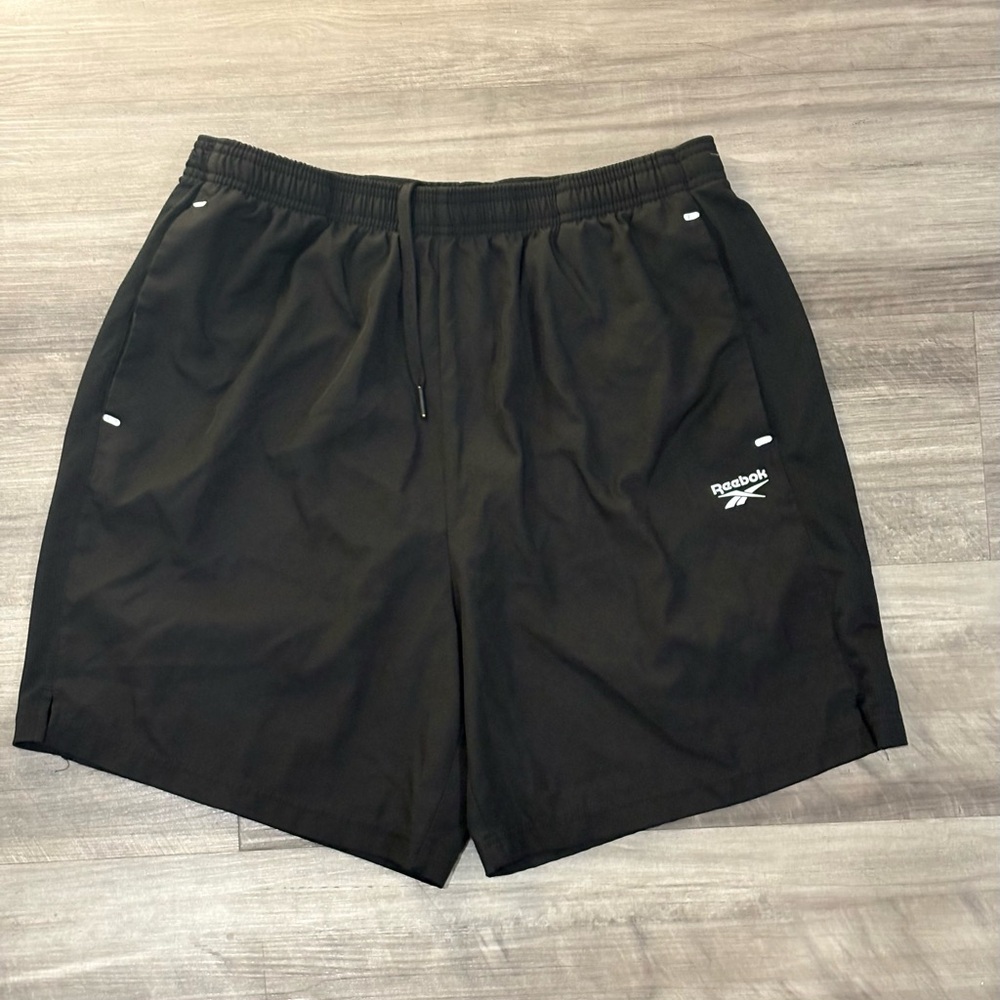 Reebok Black Athletic Running Shorts Men’s‎ Large Reflective Logo Gym Training